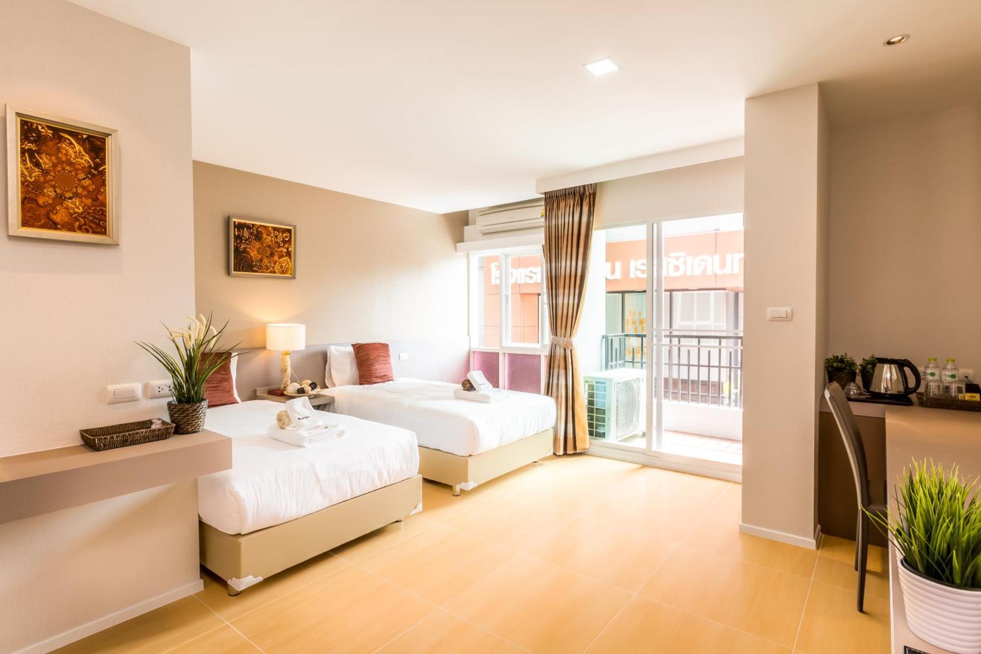 Baron Residence Bangkok Room photo